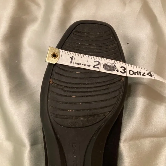 Bandolino Latera Black Wedge Slip-On Loafer Flats Faux Leather Size 6 VGUC - Picture 10 of 14